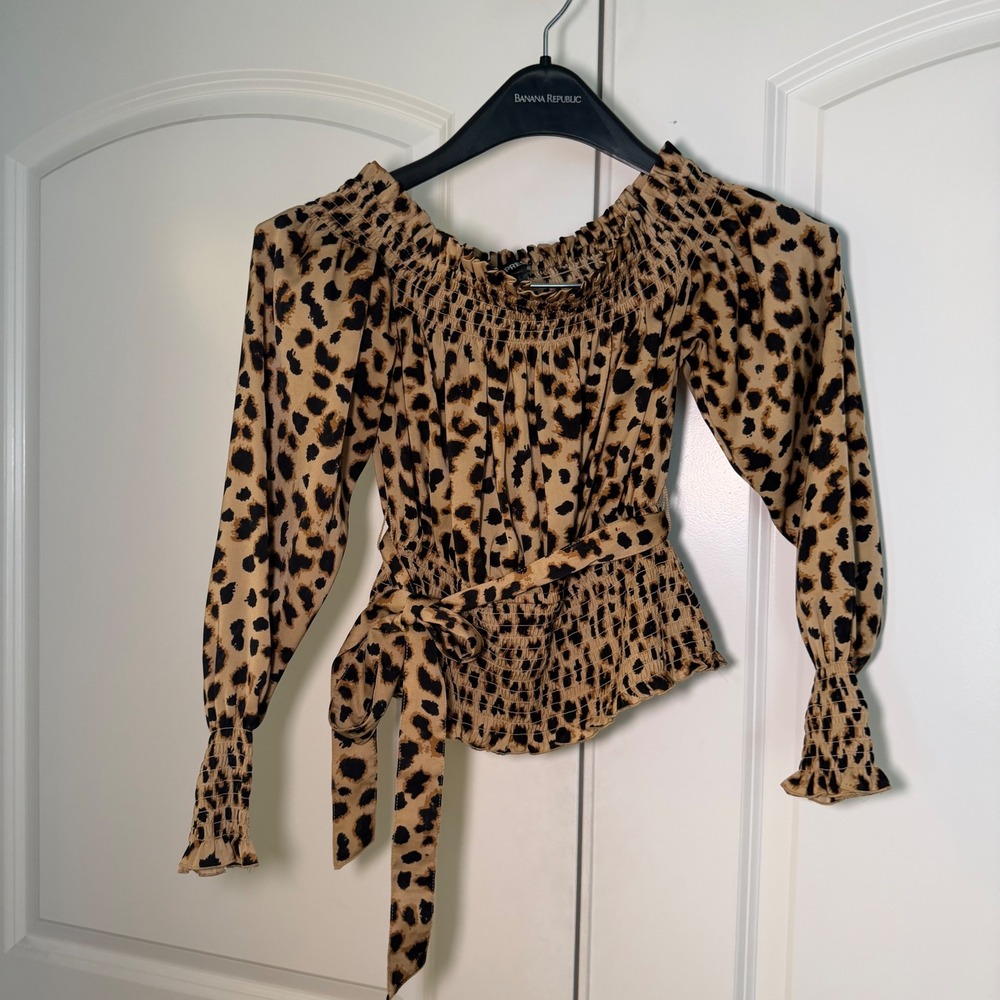 Express Leopard Print Off The Shoulder Smocked Waist Tie Blouse XS Brown Tan